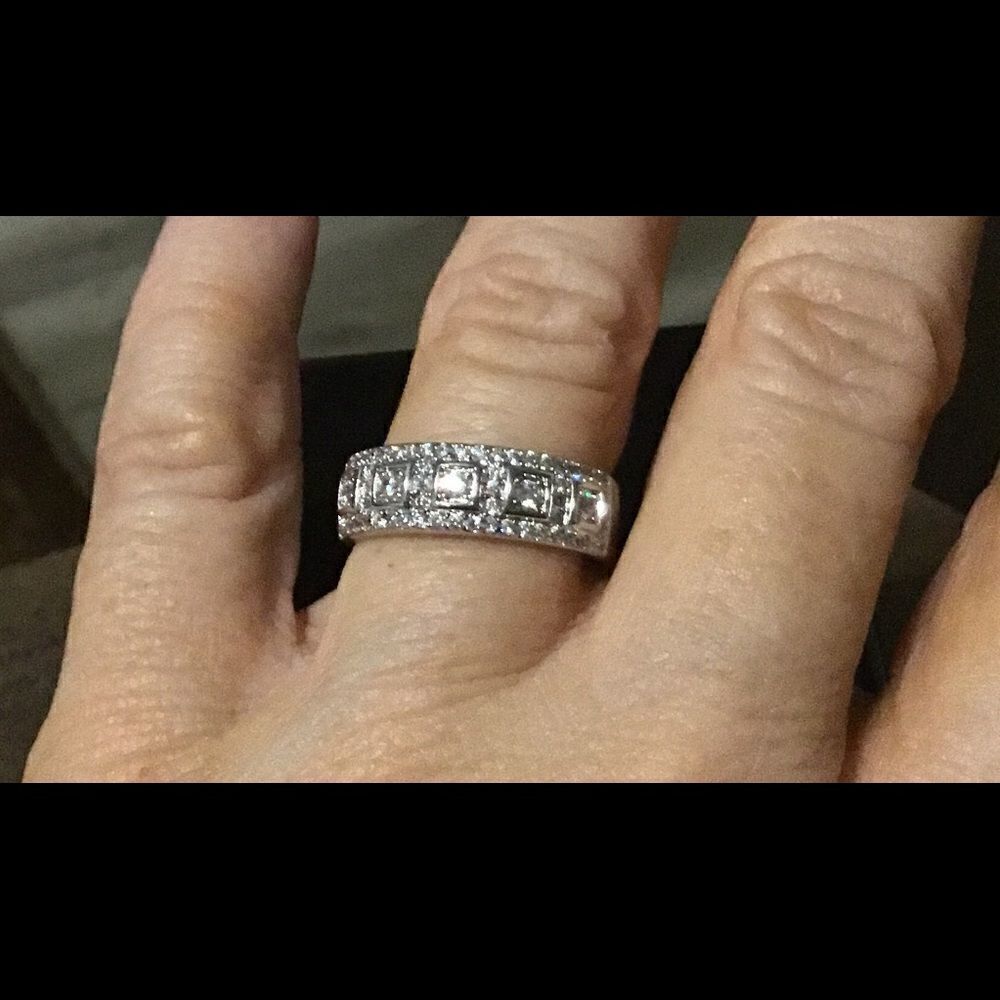 Stunning 2 Ct. Round & Pave Sim Diamond Band Ring